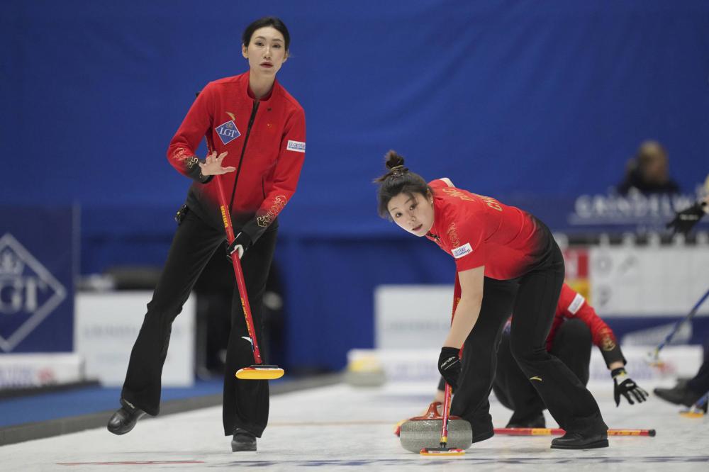 火箭轻取爵士，申京砍下33+10，塞克斯顿表现出色.